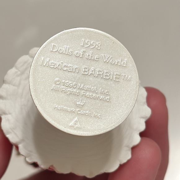 Barbie Ornament DOLLS OF THE WORLD Series by Hallmark - Picture 8 of 13